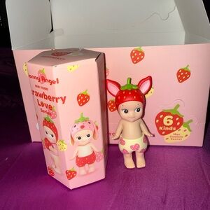 Sonny Angel Strawberry Love Mini Figure